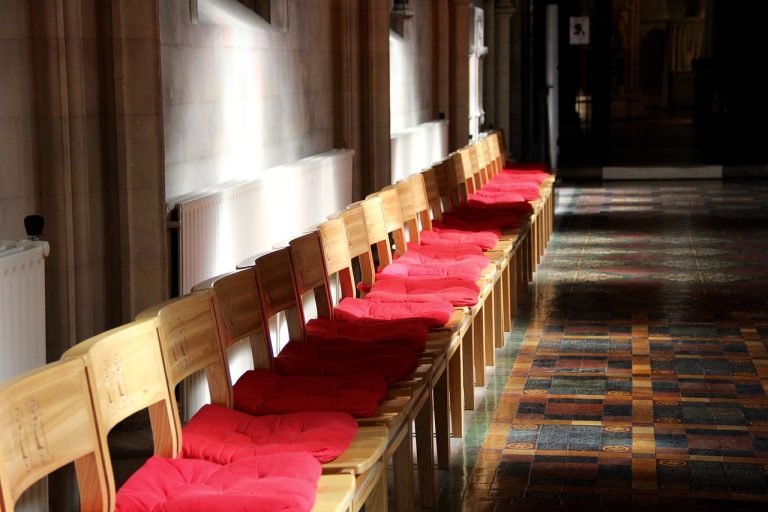 Historia Anglicana 7: La Via Media de Isabel I: La cristalización dogmática del anglicanismo
